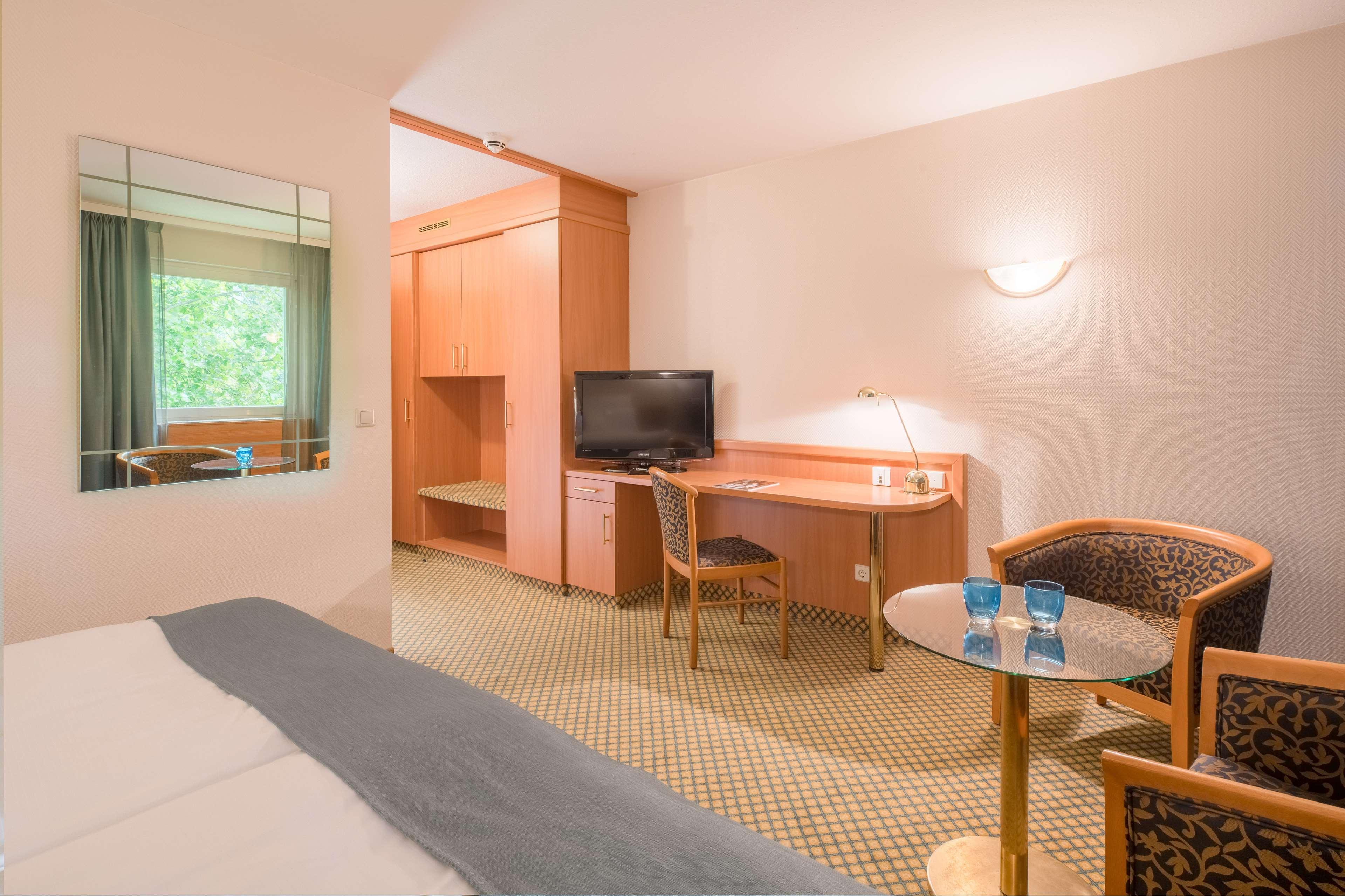 Best Western Plus Hotel Fellbach-Stuttgart Exterior photo